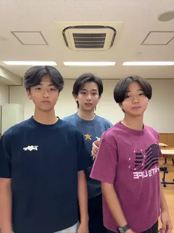 ゆうのTikTok PR投稿：このTシャツ今夜21時に販売開始らしい🔥@That’s life #fyp #p…