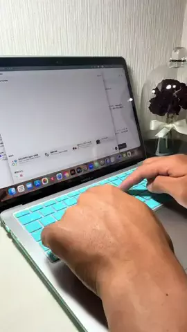 はやと｜iPhone初心者でも使える裏技のTikTok投稿
