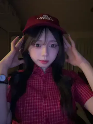 花凜のTikTok PR投稿：真っ赤すぎる🍒❤️✨#PR#siletto@siletto_styling 