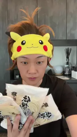 綾小路オンライン💄💻のTikTok PR投稿：自宅で本格讃岐うどんが味わえる🥢 髪型すごいの許して…