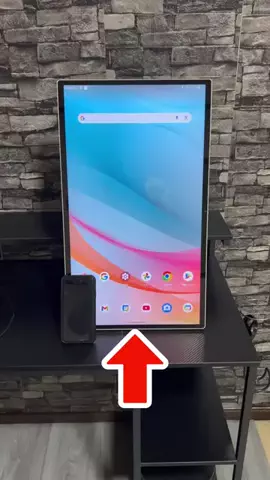 アキラ【Akira】のTikTok PR投稿：スマホの○倍サイズ!?このタブレット流石にデカすぎます…