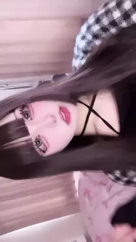 えりろのTikTok投稿