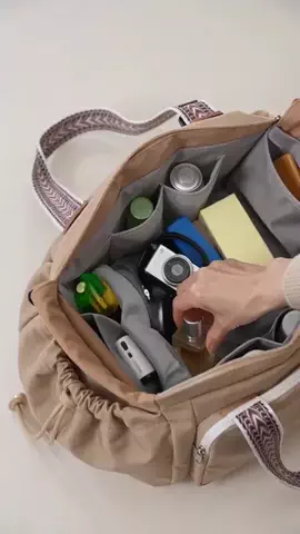 RikoのTikTok PR投稿：👜荷物が多い人ほど感動するバッグ✨ 見た目はシンプル…