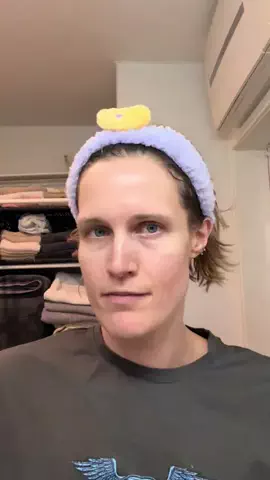Life as LindsayのTikTok PR投稿：Night routine lately 🌙✨ Ending my day with something simple and calming …