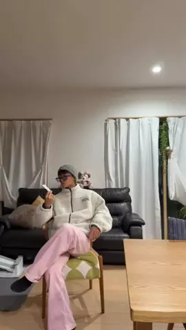 強い犬のTikTok PR投稿：@RockyMonroe_official 大人気リバーシブルボアブルゾン 完売前…