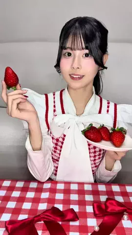 8等身アイドル［楠文寧］のTikTok投稿