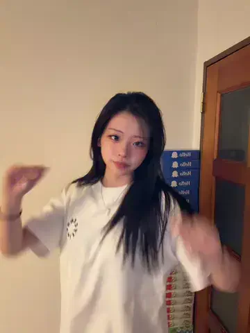 妃のTikTok投稿