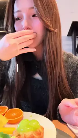 れい奈のTikTok投稿