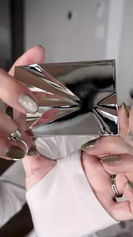 IKU makeupのTikTok投稿