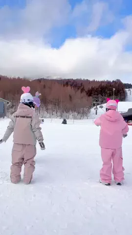 TippiezのTikTok PR投稿：What is love?💕 #เล่นสกีมีไว้เต้น #pr #neko…