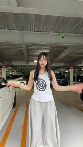ららのTikTok投稿
