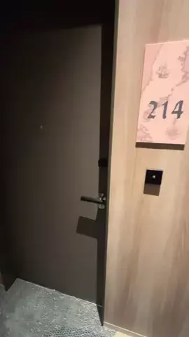 ホテルに泊まって旅をしてのTikTok投稿