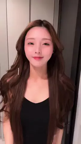 れい奈のTikTok投稿