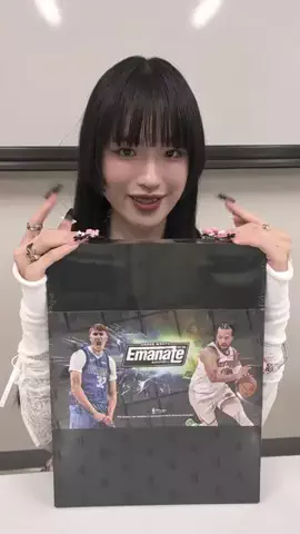yumaのTikTok PR投稿：The excitement of not knowing whose autograph you're going to get until you o…