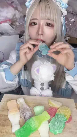 しゅがにゃ/汚部屋ASMRのTikTok投稿