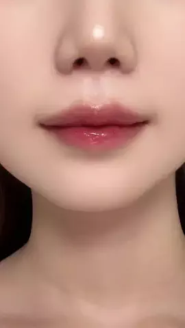 ツキ🌛リップおたくのTikTok投稿