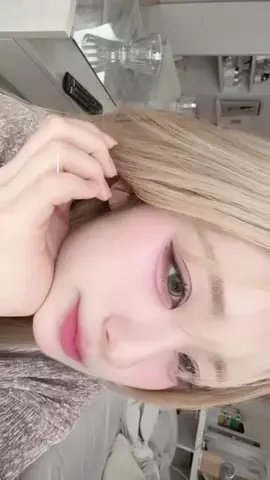 せれびぃのTikTok投稿