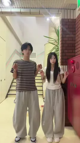 束感まつ毛のTikTok投稿