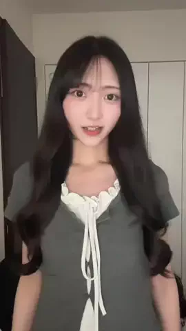 ゆりあのTikTok投稿