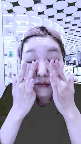 @cosme美容部員のTikTok投稿