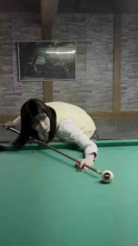 笑うポーカーフェイスのTikTok投稿