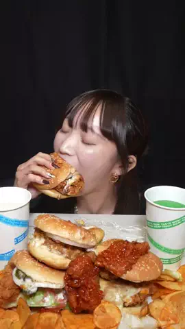ななとりりのTikTok投稿