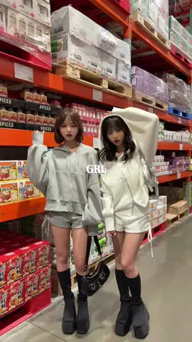 早坂ゆうのTikTok投稿