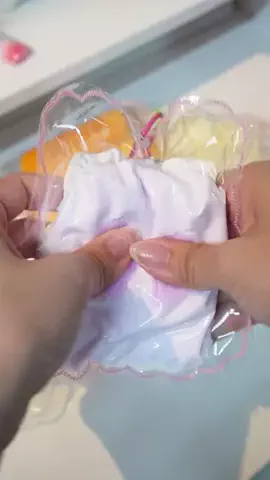くろ⌇シールと散財記録のTikTok投稿
