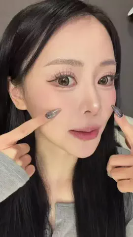 レイのTikTok投稿