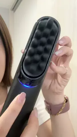 東京OLちゃん♡のTikTok PR投稿：この振動すごくない？🫨 横振動で頭皮をほぐしてくれる…