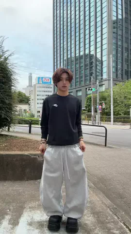 椋平のTikTok PR投稿：@地底人ONLINE さんのスウェットパンツなんだけど後ろポケ…