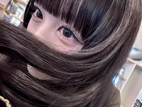 由依のTikTok投稿