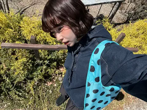 汐莉のTikTok投稿