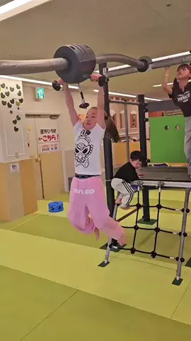 ららるるれれろろ4姉弟のTikTok投稿