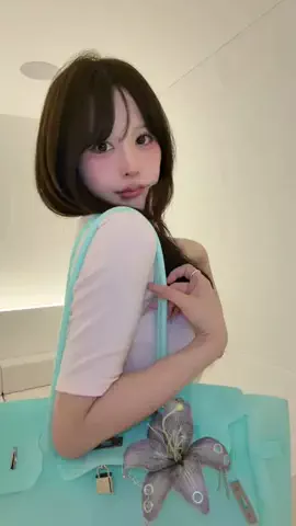 akari (みつごのたまご)のTikTok投稿