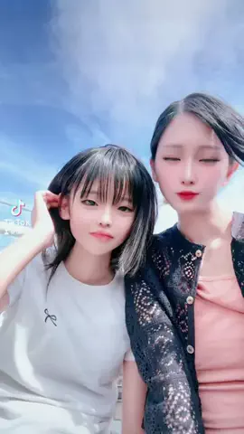 コマチとナミネ🫧のTikTok投稿