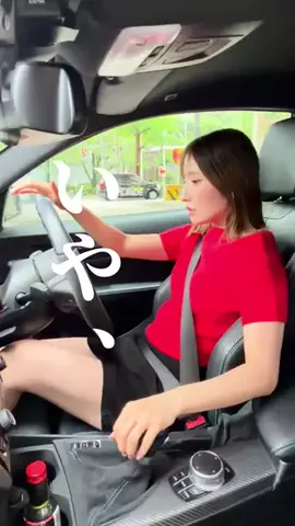 スーパーカーお姉さん🏎️💭のTikTok投稿