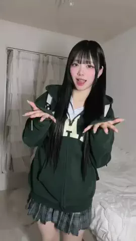 🤍みゆぽよ💍のTikTok PR投稿：🎀通学リュックの中身紹介🎀みゆは韓国っぽくてポーチ…