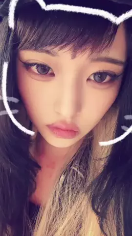 りりのTikTok投稿