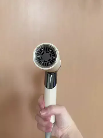 愛彩(あや)のTikTok投稿
