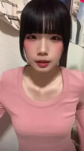 りなのTikTok投稿