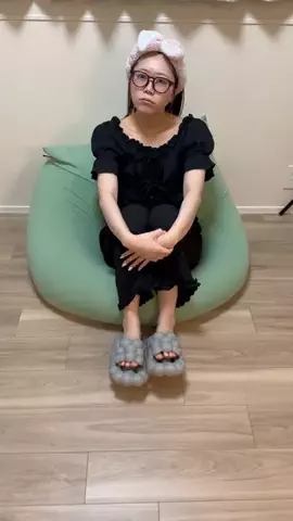 嫁の寝相が悪すぎるのTikTok投稿