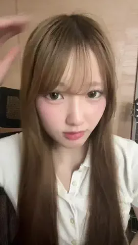 初瑠々(うらら)のTikTok投稿