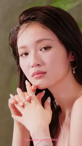 ViVi_officialのTikTok PR投稿：PANDORAの新作をまとう、せいらの夏LOOKが可愛すぎる🐬💞 …