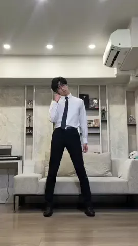 AugustのTikTok投稿