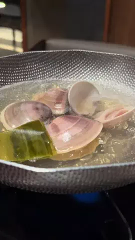 はち もぐのTikTok投稿