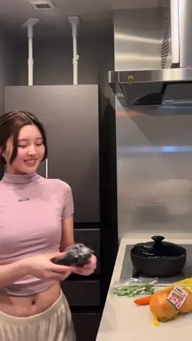 れい奈のTikTok投稿