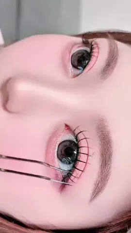 りこ🎀束感まつげ歴4年🎀のTikTok投稿