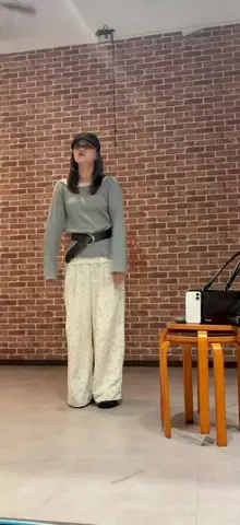 miyuu._.骨スト脚出したくない女のTikTok投稿