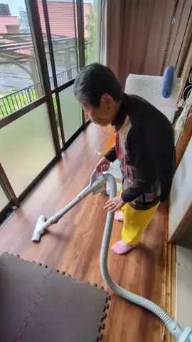 ヨシ子のTikTok投稿